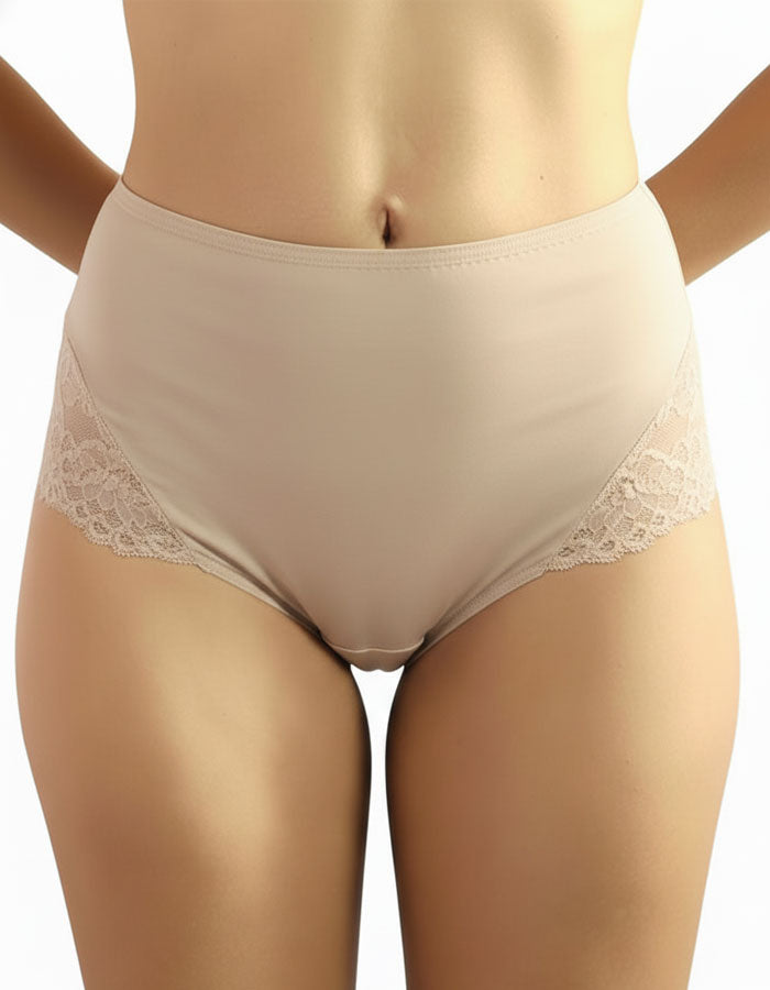 Представяме ви нашата красива бикина с висока талия – перфектно съчетание от микрофибър и дантела, създадено да осигури както стил, така и комфорт. Този изискан модел е идеален за носене под фини дрехи, благодарение на гладката си текстура и изящния дизайн, който не оставя следи и подчертава естествените линии на тялото.

Елегантната дантела добавя нотка на лукс и женственост, докато високата талия поддържа и изважда силуета. Въпреки това, че дизайнът на дантелата може лесно да се различава, всяка бикина от