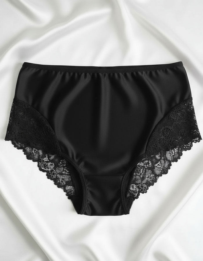 Представяме ви нашата красива бикина с висока талия – перфектно съчетание от микрофибър и дантела, създадено да осигури както стил, така и комфорт. Този изискан модел е идеален за носене под фини дрехи, благодарение на гладката си текстура и изящния дизайн, който не оставя следи и подчертава естествените линии на тялото.

Елегантната дантела добавя нотка на лукс и женственост, докато високата талия поддържа и изважда силуета. Въпреки това, че дизайнът на дантелата може лесно да се различава, всяка бикина от