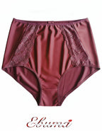 &nbsp;Елегантност и перфектно оформяне – Бикини с висока талия!&nbsp;

Подарете си увереност и комфорт с този стилен и функционален модел! Тези бикини с висока талия не само ще осигурят изящно оформяне на силуета, но и ще ви накарат да се чувствате елегантни и неустоими всеки ден.

&nbsp;Защо ще ги обикнете?&nbsp;
✔ Оформящ ефект – високата талия нежно прибира коремчето и подчертава извивките, без да стяга прекалено.
✔ Луксозни материали – висококачествен микрофибър и фина дантела за перфектен баланс между 