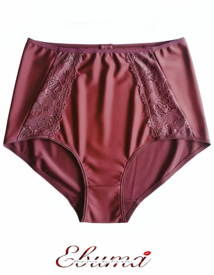 &nbsp;Елегантност и перфектно оформяне – Бикини с висока талия!&nbsp;

Подарете си увереност и комфорт с този стилен и функционален модел! Тези бикини с висока талия не само ще осигурят изящно оформяне на силуета, но и ще ви накарат да се чувствате елегантни и неустоими всеки ден.

&nbsp;Защо ще ги обикнете?&nbsp;
✔ Оформящ ефект – високата талия нежно прибира коремчето и подчертава извивките, без да стяга прекалено.
✔ Луксозни материали – висококачествен микрофибър и фина дантела за перфектен баланс между 