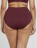 &nbsp;Елегантност и перфектно оформяне – Бикини с висока талия!&nbsp;

Подарете си увереност и комфорт с този стилен и функционален модел! Тези бикини с висока талия не само ще осигурят изящно оформяне на силуета, но и ще ви накарат да се чувствате елегантни и неустоими всеки ден.

&nbsp;Защо ще ги обикнете?&nbsp;
✔ Оформящ ефект – високата талия нежно прибира коремчето и подчертава извивките, без да стяга прекалено.
✔ Луксозни материали – висококачествен микрофибър и фина дантела за перфектен баланс между 