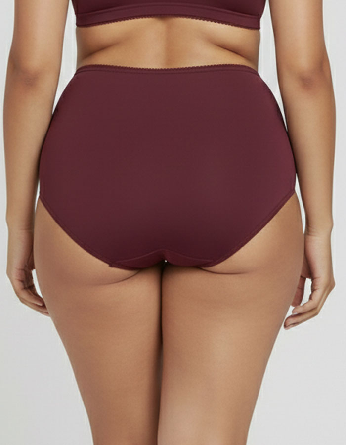 &nbsp;Елегантност и перфектно оформяне – Бикини с висока талия!&nbsp;

Подарете си увереност и комфорт с този стилен и функционален модел! Тези бикини с висока талия не само ще осигурят изящно оформяне на силуета, но и ще ви накарат да се чувствате елегантни и неустоими всеки ден.

&nbsp;Защо ще ги обикнете?&nbsp;
✔ Оформящ ефект – високата талия нежно прибира коремчето и подчертава извивките, без да стяга прекалено.
✔ Луксозни материали – висококачествен микрофибър и фина дантела за перфектен баланс между 