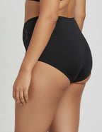 Елегантност и перфектно оформяне – Бикини с висока талия!&nbsp;

Подарете си увереност и комфорт с този стилен и функционален модел! Тези бикини с висока талия не само ще осигурят изящно оформяне на силуета, но и ще ви накарат да се чувствате елегантни и неустоими всеки ден.

&nbsp;Защо ще ги обикнете?&nbsp;
✔ Оформящ ефект – високата талия нежно прибира коремчето и подчертава извивките, без да стяга прекалено.
✔ Луксозни материали – висококачествен микрофибър и фина дантела за перфектен баланс между стил и