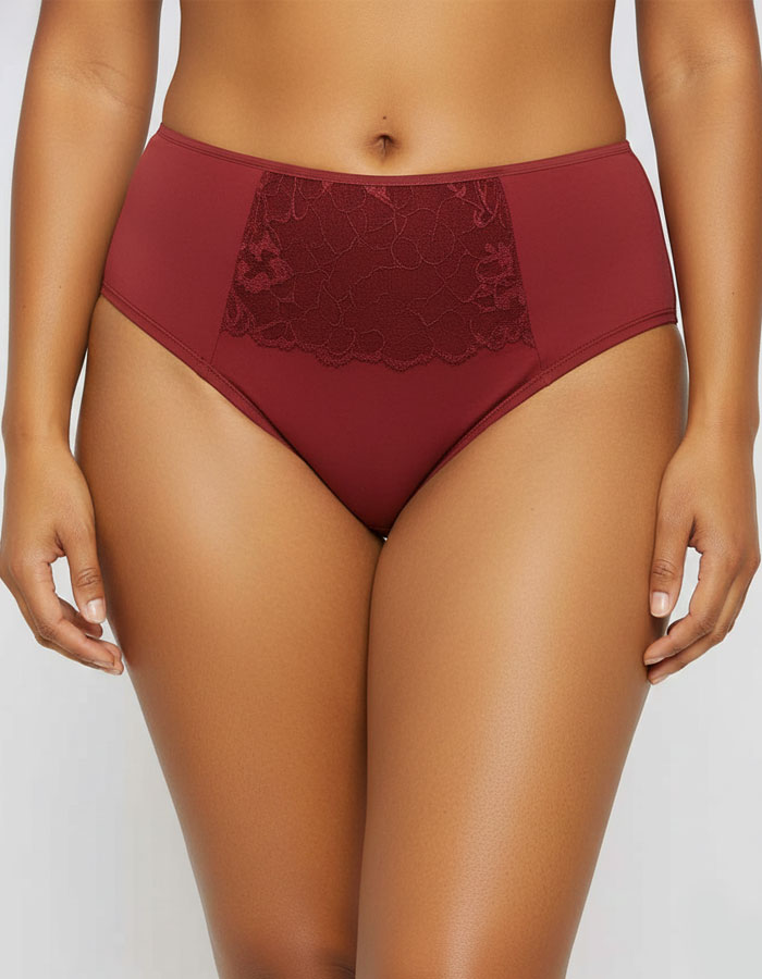 Ново бижу в колекцията – бикина от памук с висока талия и дантелено изящество.

Създадена за жената, която иска удобство без компромис със стила – нашата нова бикина с висока талия комбинира мекотата на висококачествен памук с елегантна дантела, фино положена отпред. Дантелата не само подчертава формата, но и придава усещане за лукс и женственост, докато памукът осигурява комфорт през целия ден.

Този модел нежно заглажда паласките и подчертава талията, като остава невидим под дрехите. Подходящ както за еже