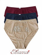 Ново бижу в колекцията – бикина от памук с висока талия и дантелено изящество.

Създадена за жената, която иска удобство без компромис със стила – нашата нова бикина с висока талия комбинира мекотата на висококачествен памук с елегантна дантела, фино положена отпред. Дантелата не само подчертава формата, но и придава усещане за лукс и женственост, докато памукът осигурява комфорт през целия ден.

Този модел нежно заглажда паласките и подчертава талията, като остава невидим под дрехите. Подходящ както за еже