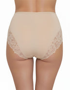 Луксозни бикини с висока талия – комфорт и елегантност в едно

Представяме новия модел бикини с висока талия точно до пъпа, създадени за жени, които искат да съчетаят удобството с изисканата визия.

✔ Меки и еластични микрофибър и дантела – нежно обгръщат тялото и осигуряват лекота през целия ден.
✔ Допълнителен ластик на талията върху дантелата – гарантира стабилност, без да стяга.
✔ Мек и еластичен двойно прегънат ластик на предницата – за деликатна опора и пълен комфорт.
✔ Голямо памучно хигиенно парче –