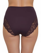 Луксозни бикини с висока талия – комфорт и елегантност в едно

Представяме новия модел бикини с висока талия точно до пъпа, създадени за жени, които искат да съчетаят удобството с изисканата визия.

✔ Меки и еластични микрофибър и дантела – нежно обгръщат тялото и осигуряват лекота през целия ден.
✔ Допълнителен ластик на талията върху дантелата – гарантира стабилност, без да стяга.
✔ Мек и еластичен двойно прегънат ластик на предницата – за деликатна опора и пълен комфорт.
✔ Голямо памучно хигиенно парче –