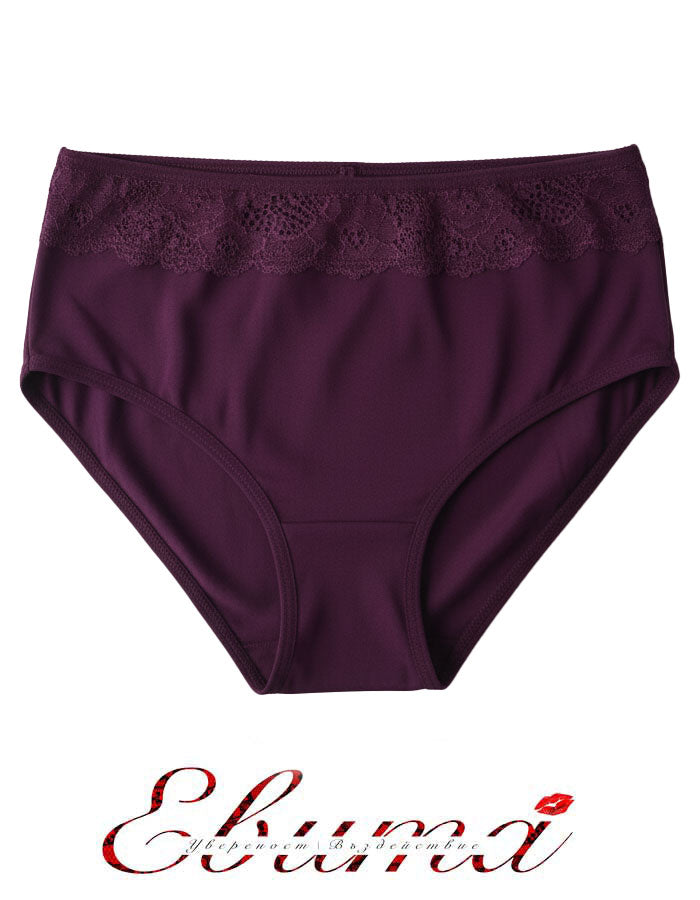 Ежедневната памучна бикина, която задължително трябва да присъства в гардерова ти.&nbsp;
Тя е с удобна дълбочина за максимален комфорт на носене.
Ластикът, с който е обточена на крачолите и талията е мек и еластичен двойно прегънат, за да не дразни кожата.&nbsp;
Той е подходящ за ползване при памучно бельо.
Дантелата, която е положена върху памучния детайл отпред придава завършен и естетичен вид, за да не е поредния обикновен.&nbsp;
Памукът, който ползваме е нишка 40*1, което е еднослойно тъкана, което прид