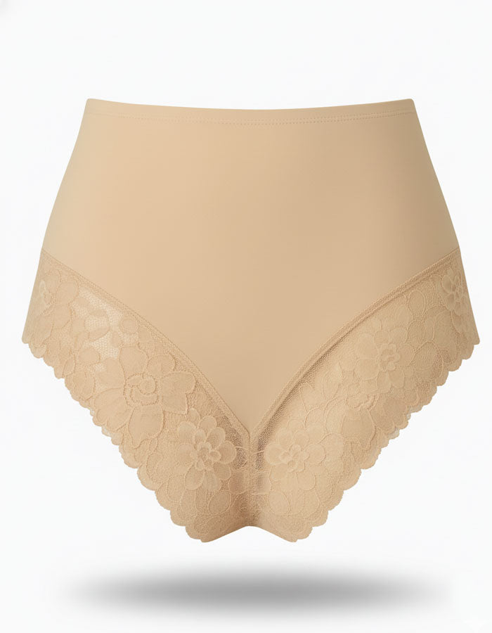 Представяме ви функционална бикина с висока талия, изработена от&nbsp;плътен, еластичен микрофибър, комбиниран с деликатна дантела. На дантелените колан има силикон, за да не се свлича надолу.
Този уникален модел оформя фигурата ви, като остава незабележим под дрехите, благодарение на дантелата отзад.
Дизайнът на дантелата може да варира, но винаги придава елегантен и изискан вид.
Отличава се с отлично качество и е произведен с внимание към детайла в България.
Състав: 88% полиамид и 12% еластан – идеален ба