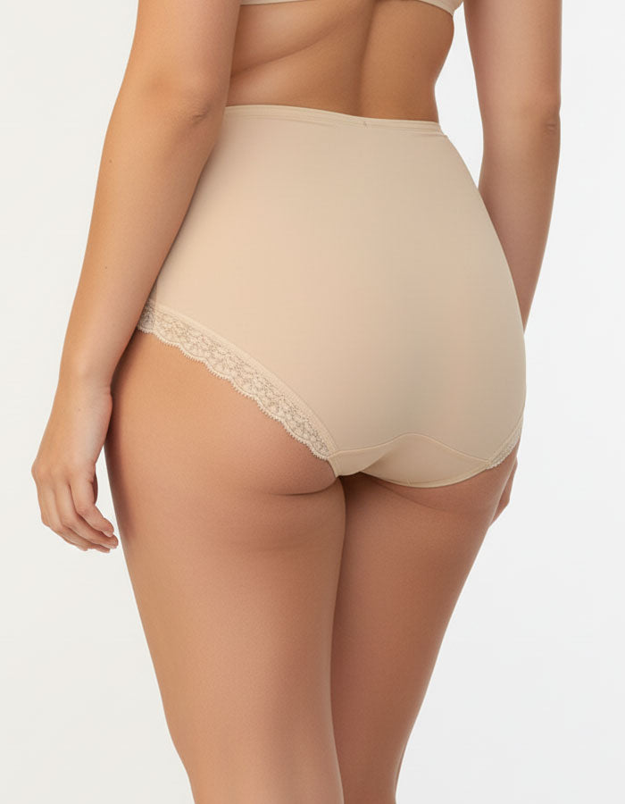 &nbsp;

Елегантност и Комфорт: Бикини, Които Съчетават Всичко&nbsp;

Открийте съвършенството с този модел дамско бельо, който превръща ежедневния комфорт в луксозно преживяване. Тези удобни бикини са създадени за жената, която не прави компромис – тя иска памучни мекота за целия ден и елегантно бельо, което да подчертае нейната увереност.

&nbsp;Защо ще ги Обикнете:

Идеалният Баланс: Създадени да покрият двете най-важни нужди: комфорт и стил. Високата талия осигурява нежна подкрепа и оформяне, докато памуч