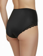 Изключително удобна луксозна бикина с еластична дантела отпред.&nbsp;
С този модел ще имате едно такова луксозно усещане, че е възможно да станете любим модел.
Бикината е с висока талия и дантелени притурки на задна част, за да не се отбелязва под дрехите.
Изключително елегантен, красив и женствен модел.
Дизайнът на дантелата може да се различава от тази на снимката, но рядко.
Отлично качество
Състав: 88% полиамид и 12% еластан