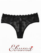 Супер секси прашка с бродерия
Няма съмнения за тези, които знаят, че бродерията е три пъти по-скъпа от дантелата.&nbsp;Моделът е със средна дълбочина и удобен широк страничен шев.
Секси визия и комфорт.
Качеството на изработката е на много високо ниво, поради онагледяване на много компоненти, а именно:
-издръжливост
-устойчивост на третиране
-визия
-индивидуалност
-устойчивост на UV лъчи
Ние, екипът на Евита обичаме да използваме бродерии, защото знаем всички тези нейни качества.

Дизайнът на дантелата може