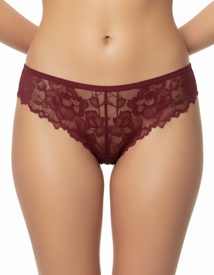 Красива, секси дантелена бразилианка.
Моделът е с ниска талия и с удобно отделно прикачено дъно без тигел на предна долна зона.
Дизайнът на дантелата може да се различава от този на снимката, но рядко.
Отлично качество
Произведено в България
Състав: 88% полиамид и 12% еластан