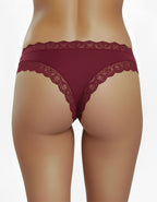 Красив и удобен модел бразилиана от висококачествено трико и нежна дантела по крачолите и талията.
На талията е добавен ластик за повече комфорт.
Моделът е с нормална талия.&nbsp;
Прекрасен и удобен модел.
Дизайнът на дантелата може да се различава от този на снимката, но рядко.
Отлично качество
Произведено в България
Състав: 90% памук и 10% еластан