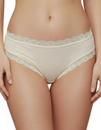 Тази изискана бразилиана съчетава красота, удобство и елегантност, превръщайки я в идеалния избор за дамите, които ценят комфорта, без да правят компромис със стила. Изработена от висококачествен микрофибър и нежна дантела, тя е създадена, за да обгръща тялото с мекота и изисканост.

Деликатната дантела, която краси крачолите и талията, придава романтично и женствено усещане, а ластикът в областта на талията гарантира перфектно прилягане и свобода на движение през целия ден. С нормална талия, този модел е п