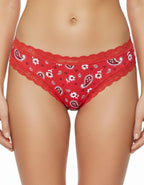 Тази изискана бразилиана съчетава красота, удобство и елегантност, превръщайки я в идеалния избор за дамите, които ценят комфорта, без да правят компромис със стила. Изработена от висококачествен микрофибър и нежна дантела, тя е създадена, за да обгръща тялото с мекота и изисканост.

Деликатната дантела, която краси крачолите и талията, придава романтично и женствено усещане, а ластикът в областта на талията гарантира перфектно прилягане и свобода на движение през целия ден. С нормална талия, този модел е п