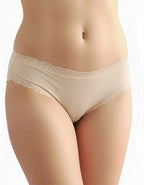 Красив и удобен модел бразилиана от висококачествено трико и нежна дантела по крачолите и талията.
На талията е добавен ластик за повече комфорт.
Моделът е с нормална талия.&nbsp;
Прекрасен и удобен модел.
Дизайнът на дантелата може да се различава от този на снимката, но рядко.
Отлично качество
Произведено в България
Състав: 90% памук и 10% еластан