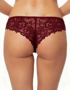 Представяме ви нашата луксозна бразилиана, създадена, за да съчетае елегантност, комфорт и внимание към детайла. Този изискан модел е изработен от висококачествен микрофибър, който нежно прилепва по тялото, осигурявайки ненадминато удобство през целия ден. Задната част е декорирана с фина дантела, която придава чувствено излъчване и прави модела истинско произведение на изкуството.

Защо да изберете тази бразилиана?

Без ластици в долната част – това осигурява гладък силует и предотвратява нежелани следи въ