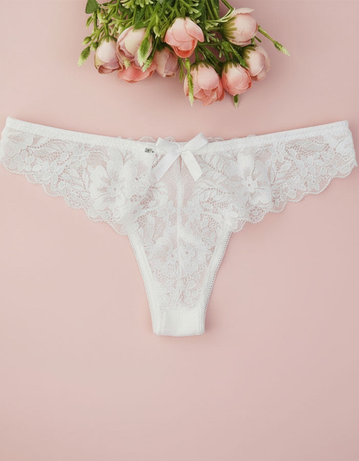 Дантелена бразилиана с голяма панделка отзад, бял, 407