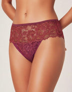 Дантелена бразилиана с удължено памучно парче до дантеления колан, което удобно ще предложи по-завършен вид. Моделът е с нормална дълбочина.
Секси, стилна и удобна кройка.
Моделът е вдъхновен от идеята за съчетание на секси визия и комфортно усещане през целият период с него.
Изискан и женствен модел.
В Макси размерите моделът е с по-висока талия!
Дизайнът на дантелата може да се различава от този на снимката, но рядко.
Отлично качество
Създаден и произведен от марка Евита!

Състав: 88% полиамид и 12% еласт