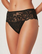 Дантелена бразилиана с удължено памучно парче до дантеления колан, което удобно ще предложи по-завършен вид.&nbsp;Моделът е с нормална дълбочина.
Секси, стилна и удобна кройка.
Моделът е вдъхновен от идеята за съчетание на секси визия и комфортно усещане през целият период с него.
Изискан и женствен модел.
В Макси размерите моделът е с по-висока талия!
Дизайнът на дантелата може да се различава от този на снимката, но рядко.&nbsp; &nbsp; &nbsp; &nbsp; &nbsp; &nbsp; &nbsp; &nbsp; &nbsp; &nbsp; &nbsp; &nbsp; 