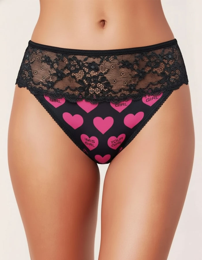 Дантелена бразилиана с удължено памучно парче до дантеления колан, което удобно ще предложи по-завършен вид.&nbsp;Моделът е с нормална дълбочина.
Секси, стилна и удобна кройка.
Моделът е вдъхновен от идеята за съчетание на секси визия и комфортно усещане през целият период с него.
Изискан и женствен модел.
В Макси размерите моделът е с по-висока талия!
Дизайнът на дантелата може да се различава от този на снимката, но рядко.&nbsp; &nbsp; &nbsp; &nbsp; &nbsp; &nbsp; &nbsp; &nbsp; &nbsp; &nbsp; &nbsp; &nbsp; 