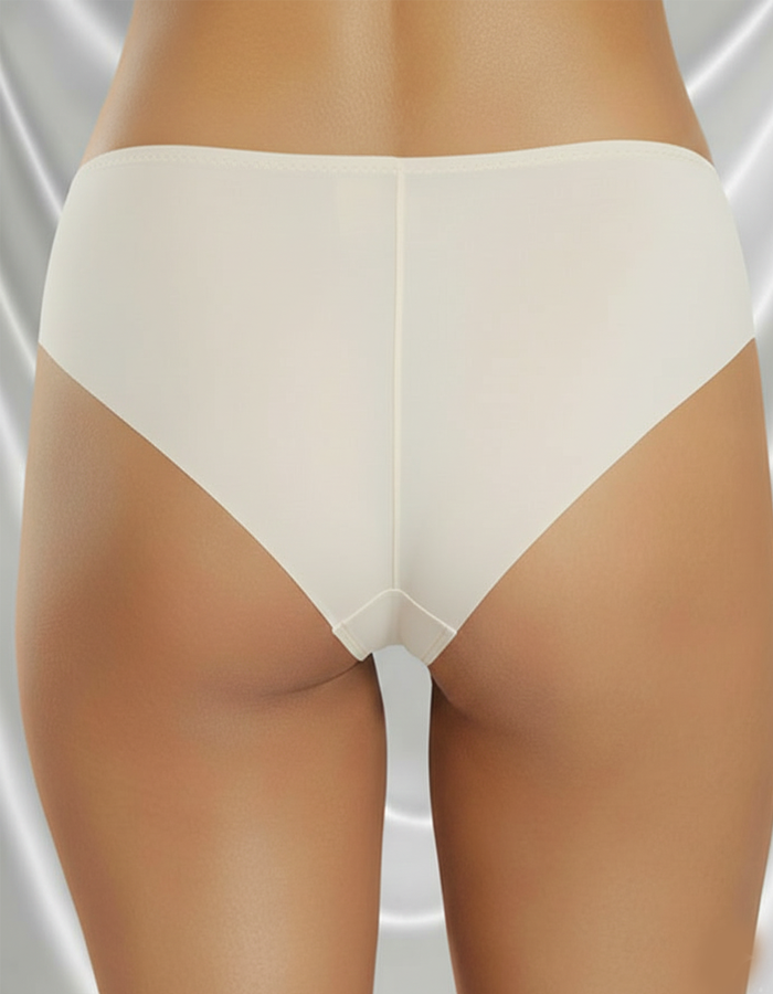 Запознайте се с нашата най-нова революция в света на бикините - Уникалният модел "Бразилиана от Двоен Микрофибър"!

Този модел е идеалното съчетание от стил, комфорт и качество. Какво го прави толкова специален?

Първо, нека говорим за материала - двоен микрофибър, използван както на задната, така и на предната част. Този материал е нещо напълно ново и различно от всичко, което сте изпробвали досега. С неговата невероятна мекота и нежност, той гали кожата Ви и осигурява изключителен комфорт през целия ден.
