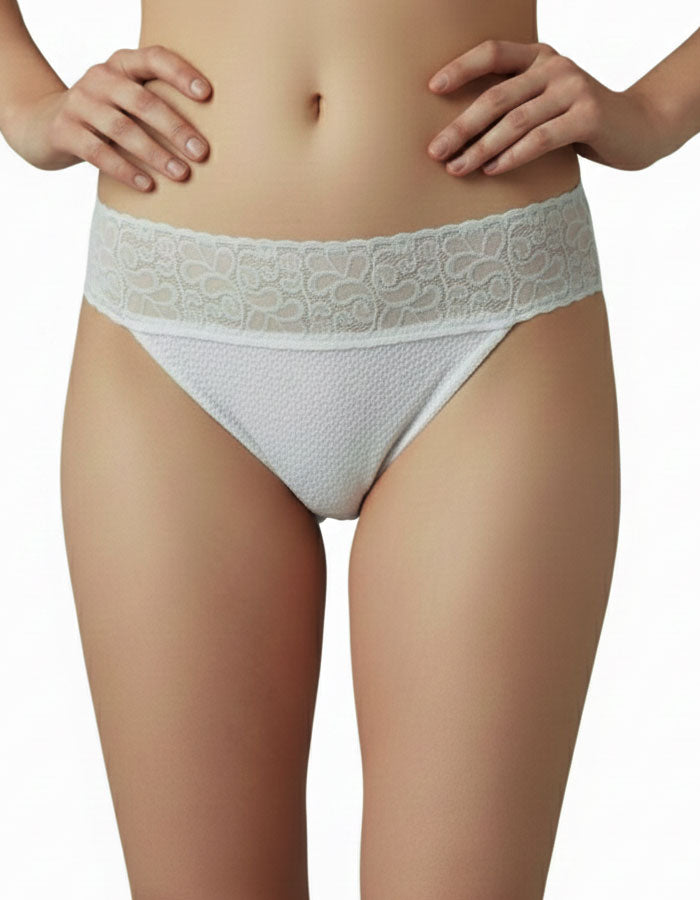 Луксозна Бразилиана "Съвършенство" – За Да Се Чувствате Неустоима Всеки Ден!

Подарете си усещането за лукс и съвършенство с тази изящна бразилиана, която съчетава удобство, стил и неустоима визия.

&nbsp;Защо ще я Обикнете:

Благодарение на удобната кройка, тя приляга перфектно към тялото, без да стяга или очертава. Ще забравите, че я носите!

Луксозната дантела оформя елегантно талията, добавяйки чувственост и финес към Вашата визия. Това е детайлът, който превръща бельото от необходимост в удоволствие.

