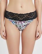 Луксозна Бразилиана "Съвършенство" – За Да Се Чувствате Неустоима Всеки Ден!

Подарете си усещането за лукс и съвършенство с тази изящна бразилиана, която съчетава удобство, стил и неустоима визия.

&nbsp;Защо ще я Обикнете:

Благодарение на удобната кройка, тя приляга перфектно към тялото, без да стяга или очертава. Ще забравите, че я носите!

Луксозната дантела оформя елегантно талията, добавяйки чувственост и финес към Вашата визия. Това е детайлът, който превръща бельото от необходимост в удоволствие.

