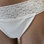 Луксозна Бразилиана "Съвършенство" – За Да Се Чувствате Неустоима Всеки Ден!

Подарете си усещането за лукс и съвършенство с тази изящна бразилиана, която съчетава удобство, стил и неустоима визия.

&nbsp;Защо ще я Обикнете:

Благодарение на удобната кройка, тя приляга перфектно към тялото, без да стяга или очертава. Ще забравите, че я носите!

Луксозната дантела оформя елегантно талията, добавяйки чувственост и финес към Вашата визия. Това е детайлът, който превръща бельото от необходимост в удоволствие.

