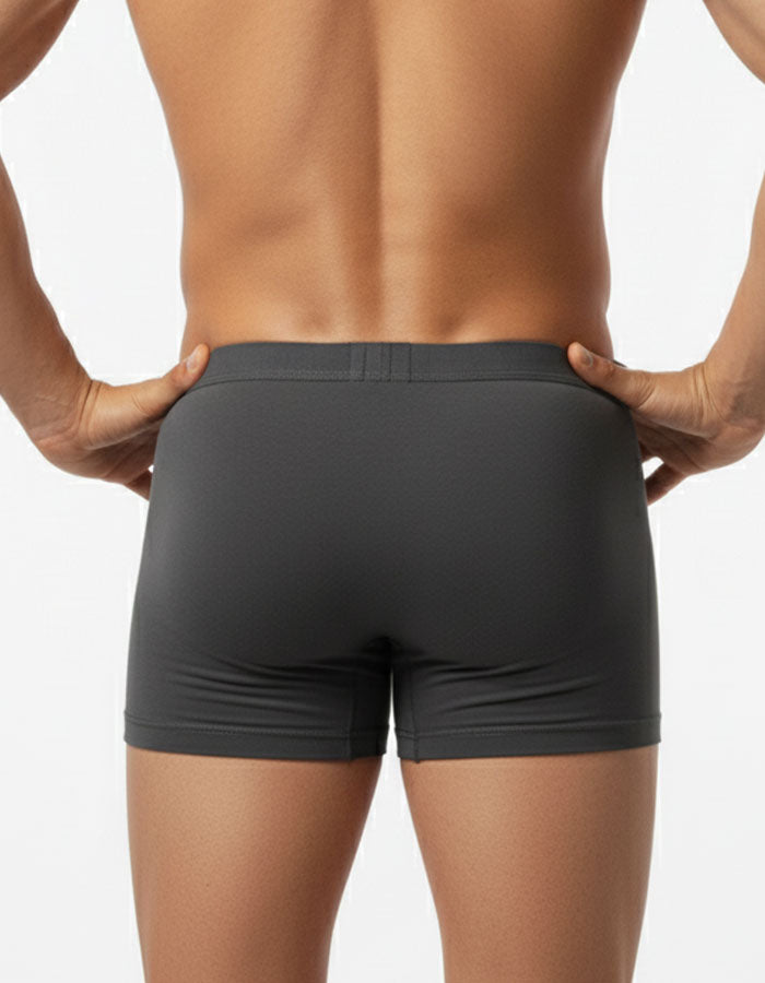 Мъжки боксер от нерециклиран памук – комфорт и стил от Royal Tiger

Открийте удобството и качеството на мъжките боксерки Royal Tiger, създадени за мъже, които държат на естествените материи и безупречния стил.
Изработени от 90% нерециклиран памук и 10% еластан, тези боксерки осигуряват невероятна мекота и дишащ комфорт през целия ден.

✔ Удобни крачоли – осигуряват свобода на движение без впиване или разтягане.
✔ Актуални акценти – модерен дизайн, съчетан с прецизни детайли за стилна визия.
✔ Българско прои