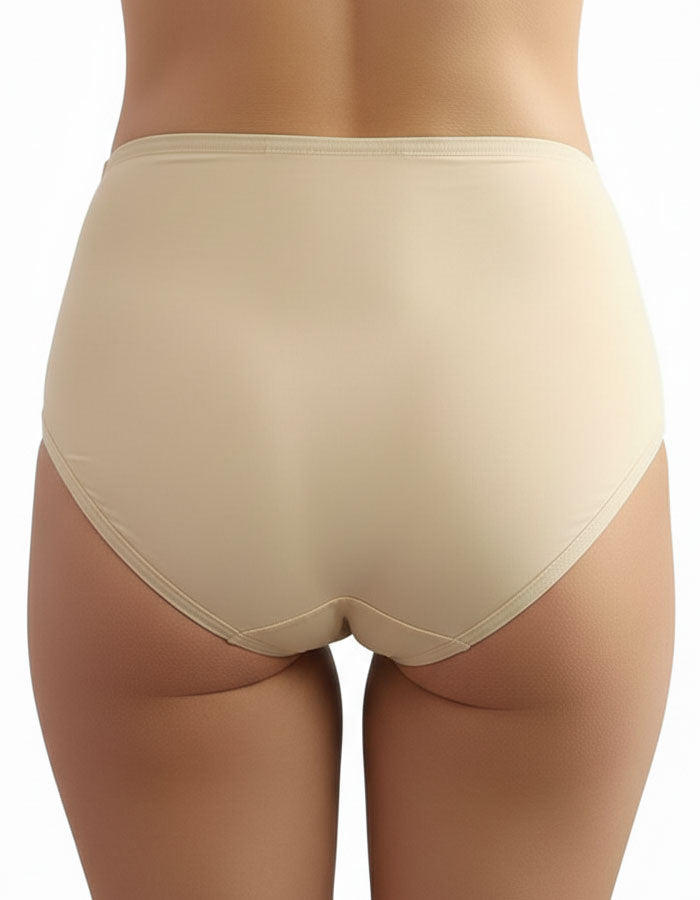 Добре дошли в света на перфектното бельо, където Комфортът и Стилът се сливат в едно!
Ние представяме на вашето внимание нашата луксозна бикина с висока талия, която не само е красива, но и невероятно удобна.

Създадена с изисканост, тази бикина е направена от микрофибър с красива дантелена притурка, която допълва вашия стил с разкош и елегантност.
Нейната висока талия не само подчертава вашата фигура, но и осигурява оптимално покритие на задната част, за максимално усещане за увереност и комфорт.

Но това 