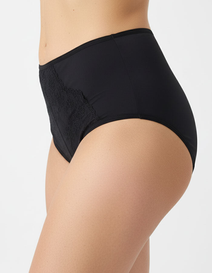 Добре дошли в света на перфектното бельо, където Комфортът и Стилът се сливат в едно!
Ние представяме на вашето внимание нашата луксозна бикина с висока талия, която не само е красива, но и невероятно удобна.

Създадена с изисканост, тази бикина е направена от микрофибър с красива дантелена притурка, която допълва вашия стил с разкош и елегантност.
Нейната висока талия не само подчертава вашата фигура, но и осигурява оптимално покритие на задната част, за максимално усещане за увереност и комфорт.

Но това 