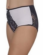 Този нов модел е създаден да комбинира практичност, елегантност и удобство:

Висока талия до пъпа – визуално издължава силуета и осигурява комфортна стабилност.

Мек и еластичен двойно прегънат ластик на предницата – гарантира нежно прилягане без усещане за стягане.

Фина дантела върху микрофибъра – придава стил и женствена изтънченост.

Гръб с комбинация от микрофибър и дантелен завършек – елегантен контраст и ефектна визия.

Подсилено памучно дъно със скрити шевове – за свежест, хигиена и максимално удобс