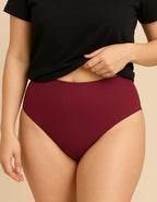 Бикината е изработена изцяло от висок клас микрофибър, който гали кожата.
Моделът е с удобна висока талия, която обгръща силуета.
Моделът е с отлично покритие на задната част, която е гладка.
Подходящи както за ежедневието, така и за оценени моменти, тези бикини са идеалният избор за всяка дама, която цени качеството и удобството.
Поръчайте сега и се наслади на комфорт и елегантност от най-високо ниво!&nbsp;

- Бикина от луксозен и галещ кожата микрофибър
- висока талия
-&nbsp;мек и еластичен двойно прегъна