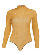 Памучно Боди Блуза: Твоята Тайна за Безупречен Стил!
Търсиш ли онзи елемент, който да превърне всяка визия от обикновена в зашеметяваща? Представяме ти нашето Елегантно Памучно Боди – основата, която ще преобърне представите ти за комфорт и съвършен силует.

Защо ще го Обожаваш? 
Изработено от висококачествен памук, това боди предлага нежност и дишане за кожата ти през целия ден. Забрави за неудобството – почувствай свобода!

 Специалната кройка осигурява перфектно прилягане, като стои гладко под всяка дрех