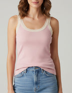 Памучен потник от рипс с дантела: Ежедневен лукс и ненадминат комфорт!

Открийте перфектното съчетание между нежност, стил и практичност с нашия памучен потник от рипс, украсен с деликатна дантела.

Почувствайте разликата:&nbsp;

Ненадминат Комфорт : Изработен от висококачествен памучен рипс, този потник обгръща тялото ви с мекота, осигурявайки усещане за лекота и втора кожа през целия ден.

Дишаща Материя : Рипсът е известен с отличните си дишащи свойства. Това гарантира, че кожата ви остава суха и свежа, 