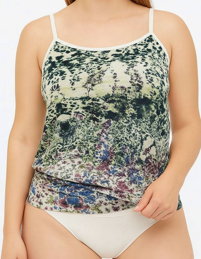 Комфортен дамски потник изработен от мека и приятна памучна материя с лека еластичност.
Удобен и практичен потник от висококачествено памучно трико.
Презрамките са от еластичен и мек ластик.
Дължината на модела е съобразена с размера така, че да е достатъчно удобен на носене и да покрива нужните зони.&nbsp; &nbsp; &nbsp; &nbsp; &nbsp; &nbsp; &nbsp; &nbsp; Избор на цветове, подходящи за съчетаване с различни видове дамско бельо.
Отлично качество
Произведено в България
Състав: 90% памук и 10% еластан